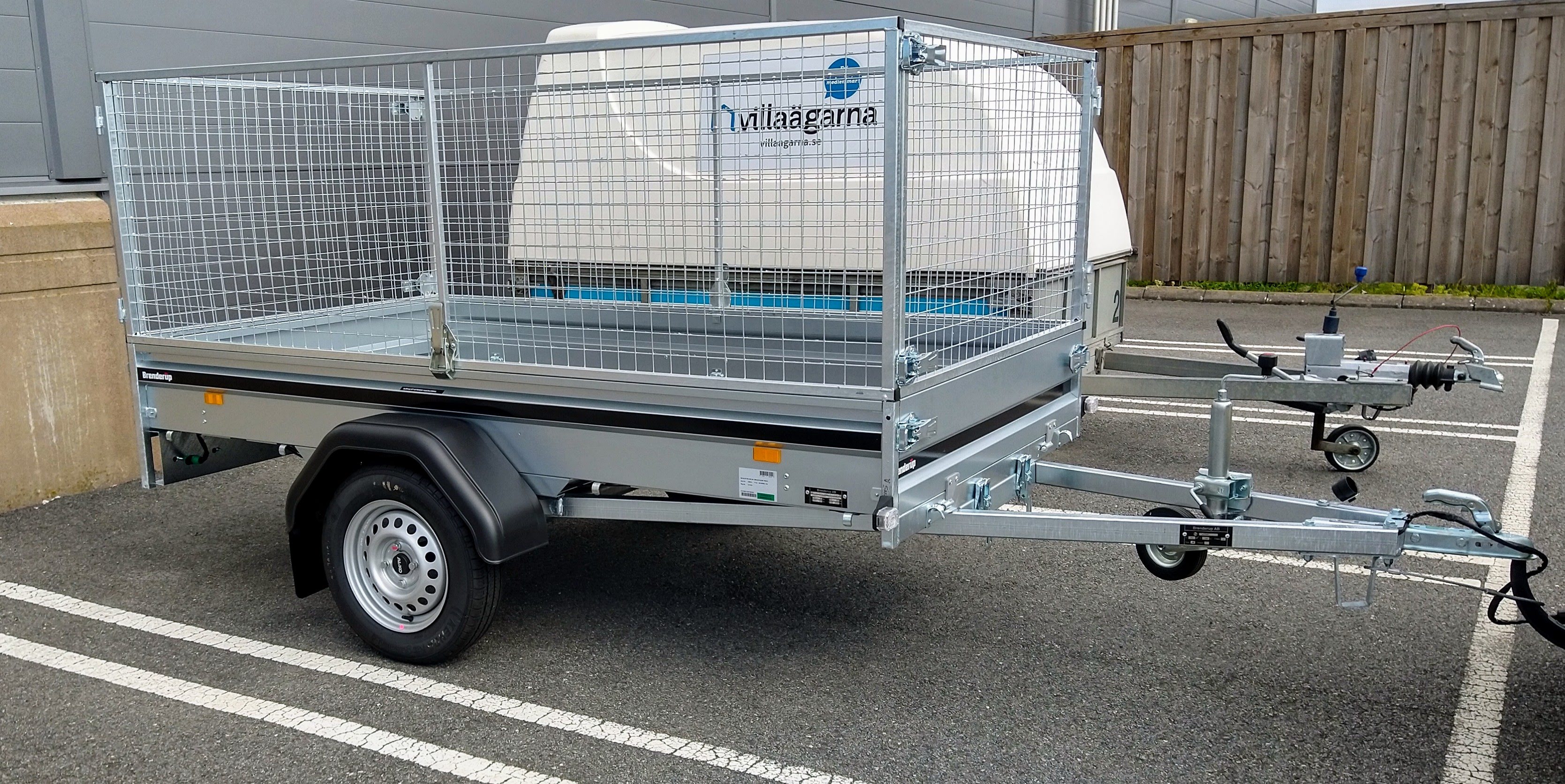 VILLA&Auml;G  WNB89J NY SEPT 2022.jpg