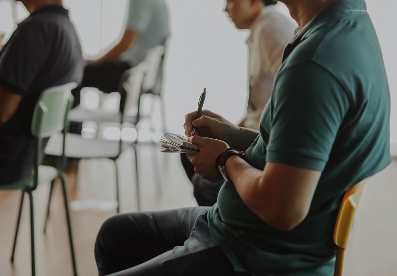 Man antecknar på möte