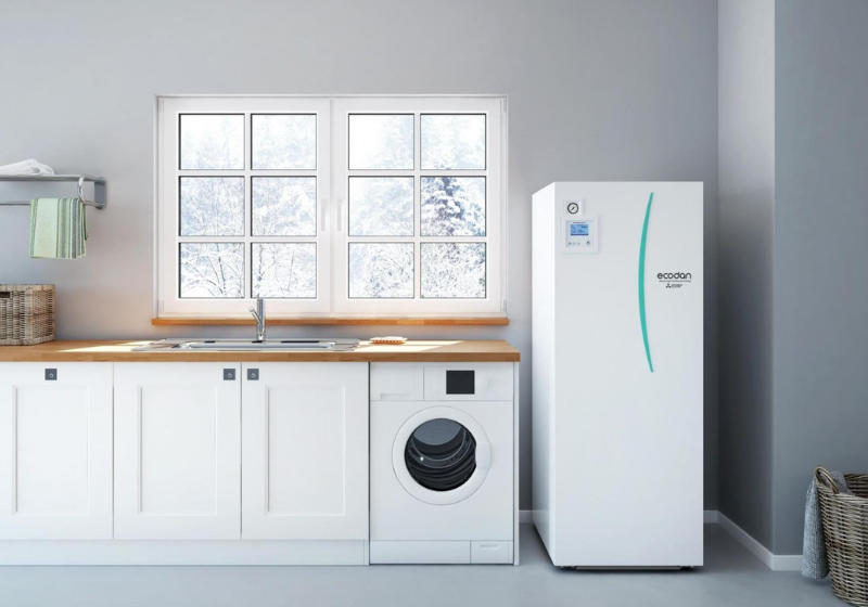 Våtrum med tvättmaskin och luft-vattenvärmepump