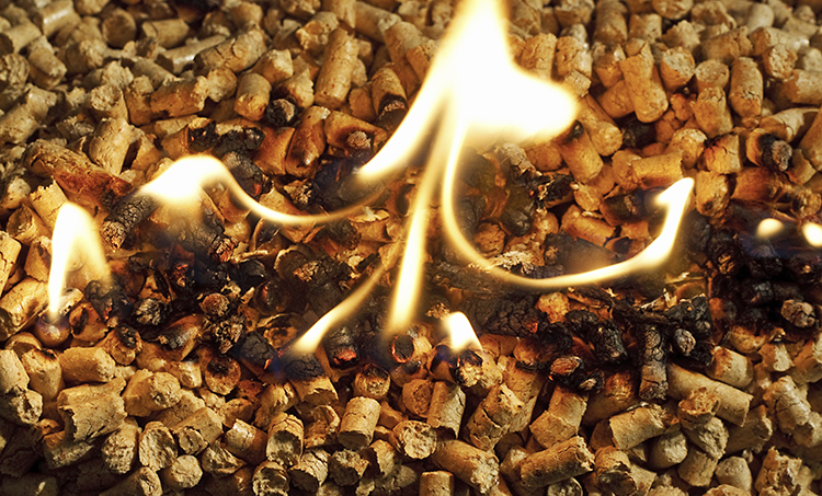 Pellets med eldslågor